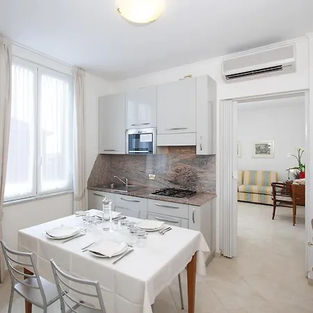 Aparthotel Genovese Elena Varazze
