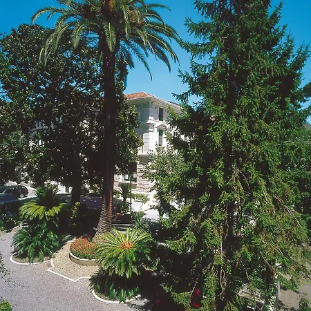 Genovese Elena Aparthotel