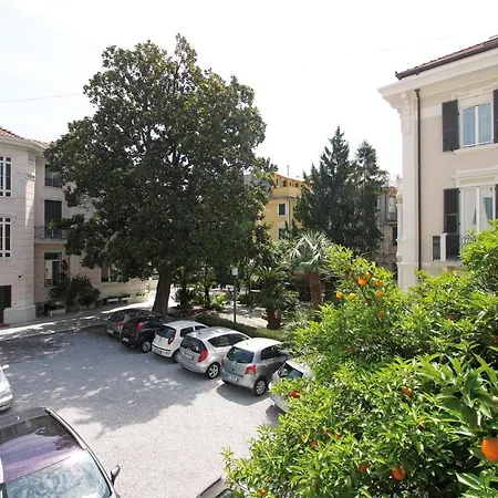 Apart Otel Genovese Elena