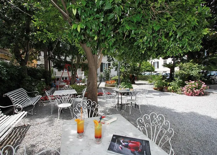 Lägenhetshotell Genovese Elena Varazze