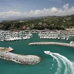 Genovese Elena 4*
