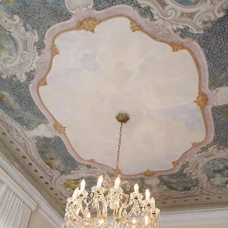 Apart Otel Genovese Elena