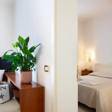 Genovese Elena Варацце