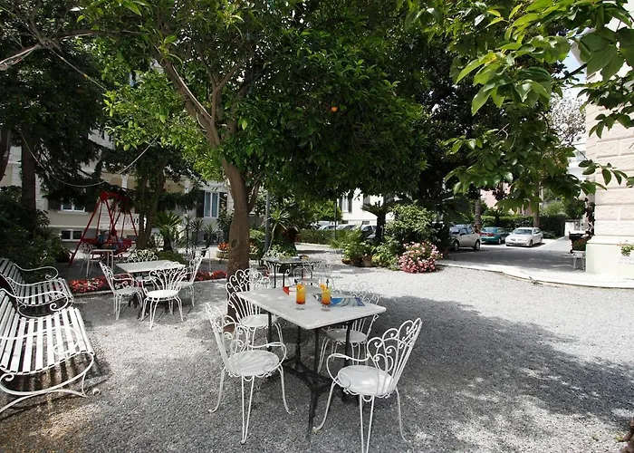 Апарт-отель Genovese Elena Варацце