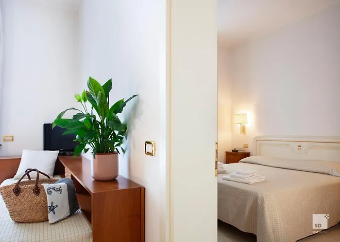 Genovese Elena Варацце